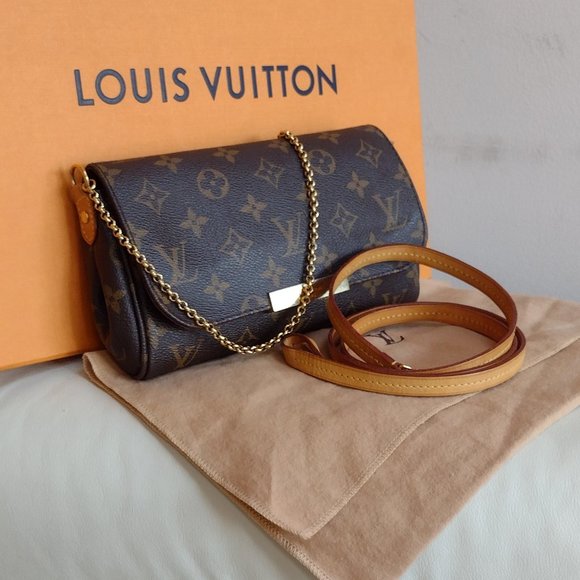 Louis Vuitton Handbags - ♥️Like New~Amazing Louis Vuitton Favorite!